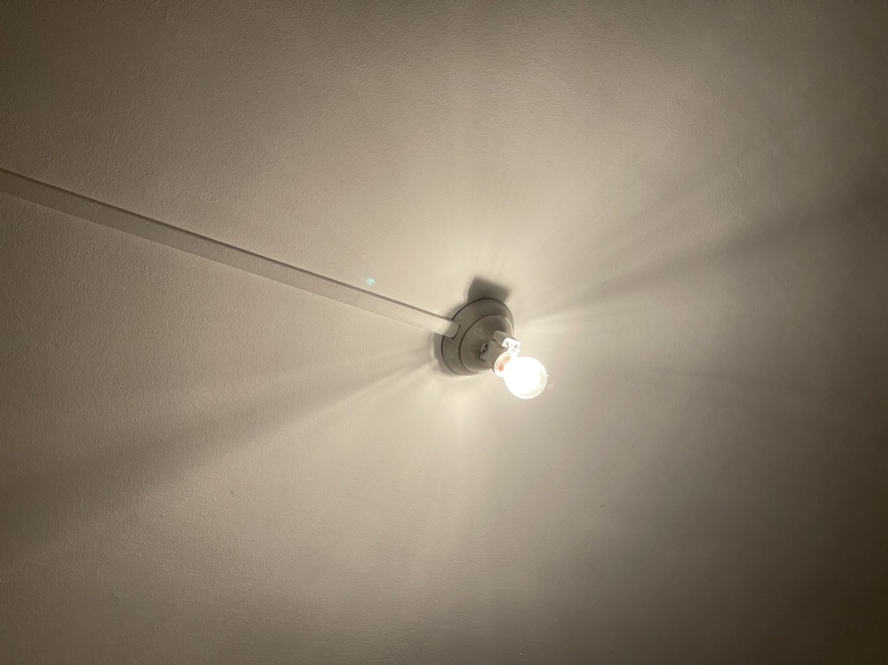 Comment Installer Une Lampe Au Plafond-À propos de l'éclairage-INSTALLER