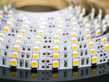 Rubans LED, guirlandes lumineuses et éclairage de profil-Insights-CHOISIR